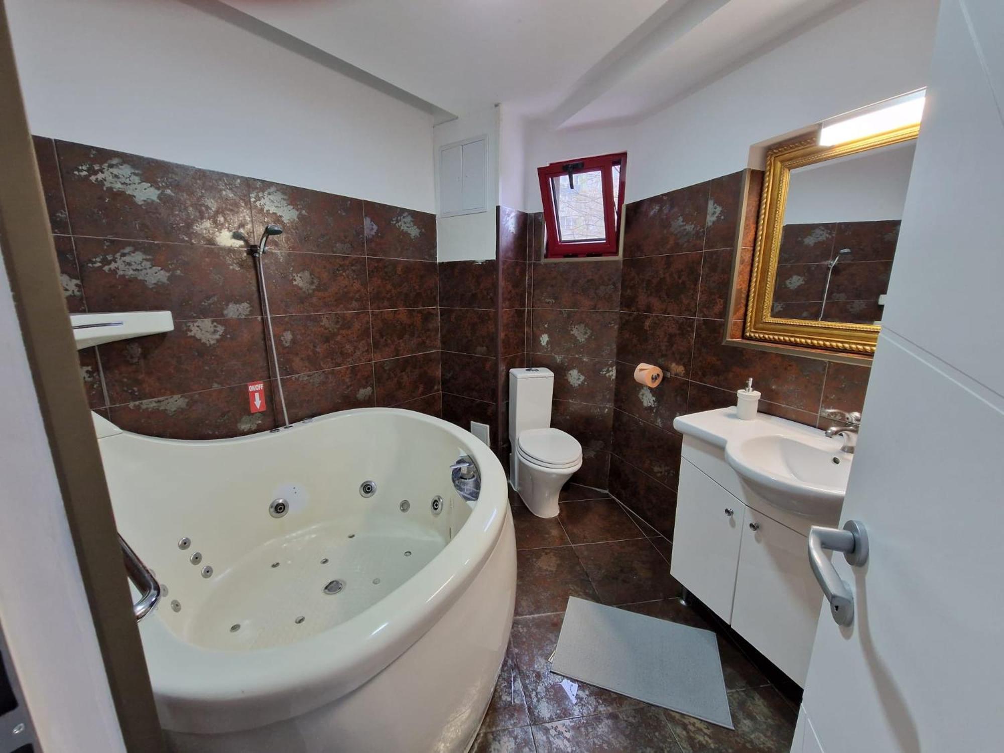 Kpm Downtown Apartments Бухарест Экстерьер фото